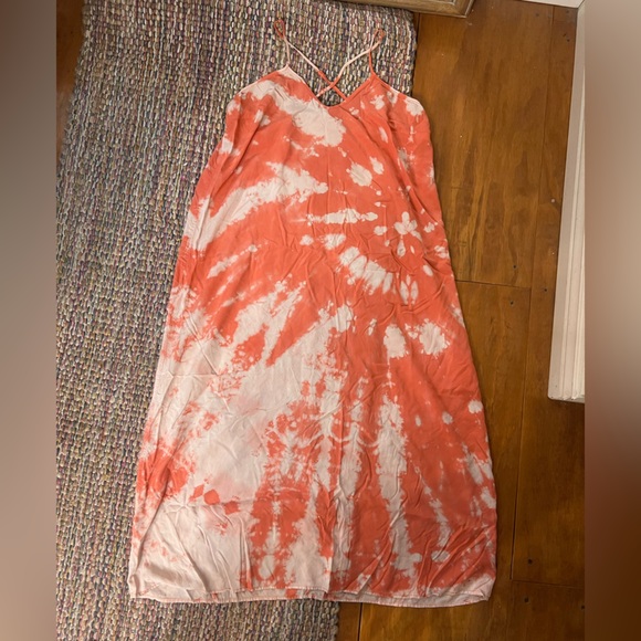 Old Navy Dresses & Skirts - Old Navy Women’s Coral and White Tie-Dye Flowy Maxi Dress